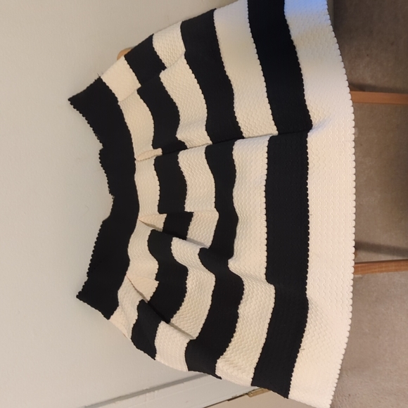 Skiry - Picture 4 of 4